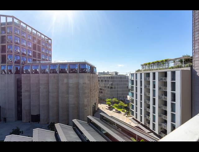 2 BEDROOM APARTMENT TO LET IN WATERFRONT